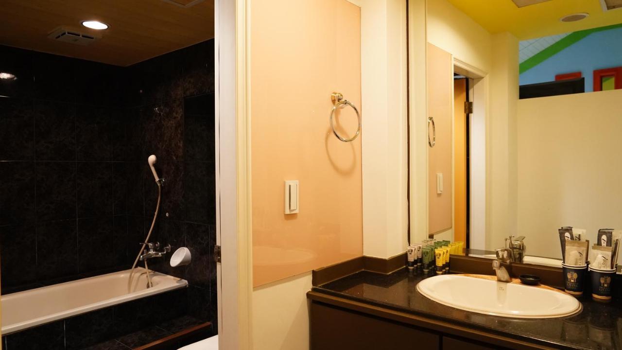 台東燦陽 Apartment Kaohsiung Exterior foto